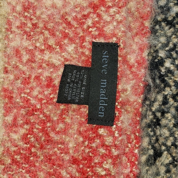 Steve Madden scarf - Picture 2 of 3